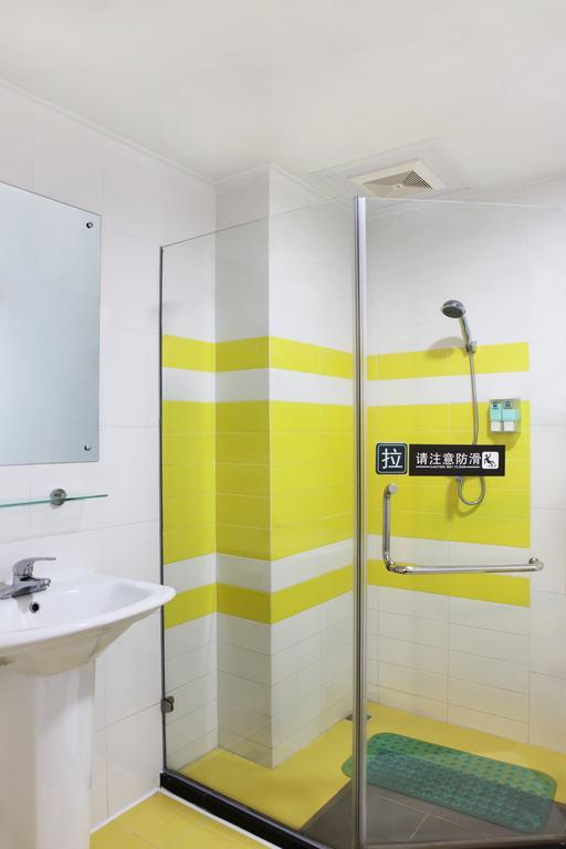 7Days Inn Xi'An North Street Subway Station Lianhu Park Room photo